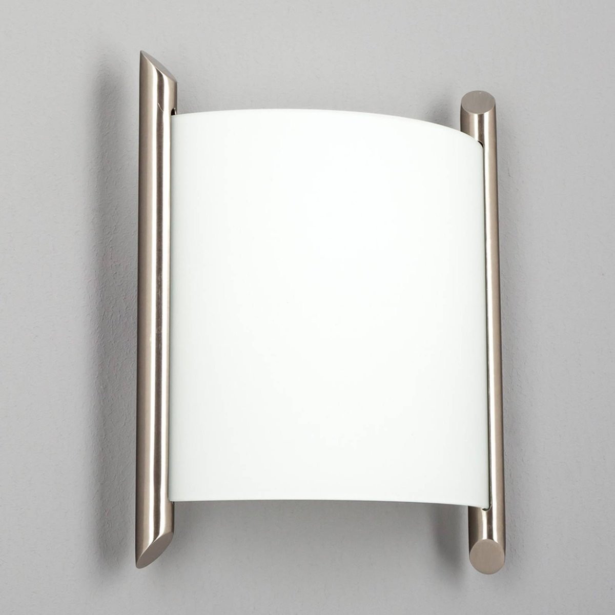 Applique en métal moderne, Filippa blanc satiné, nickel satiné, LINDBY