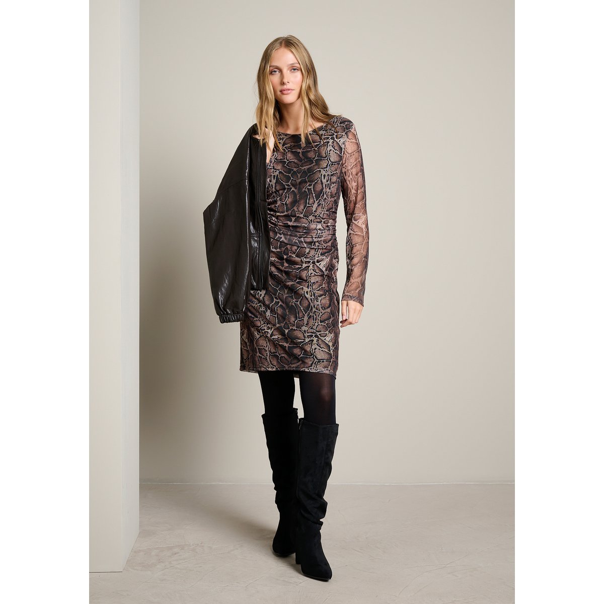 Robe courte imprimé serpent camel cinnamon, LOLALIZA