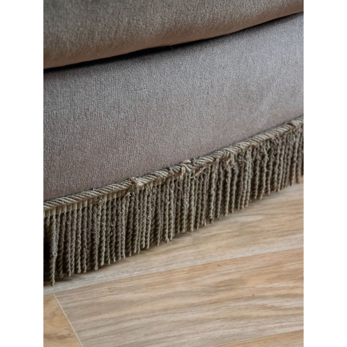Fauteuil en velours Ernest N°643 - Bon état marron, DEBONGOUT