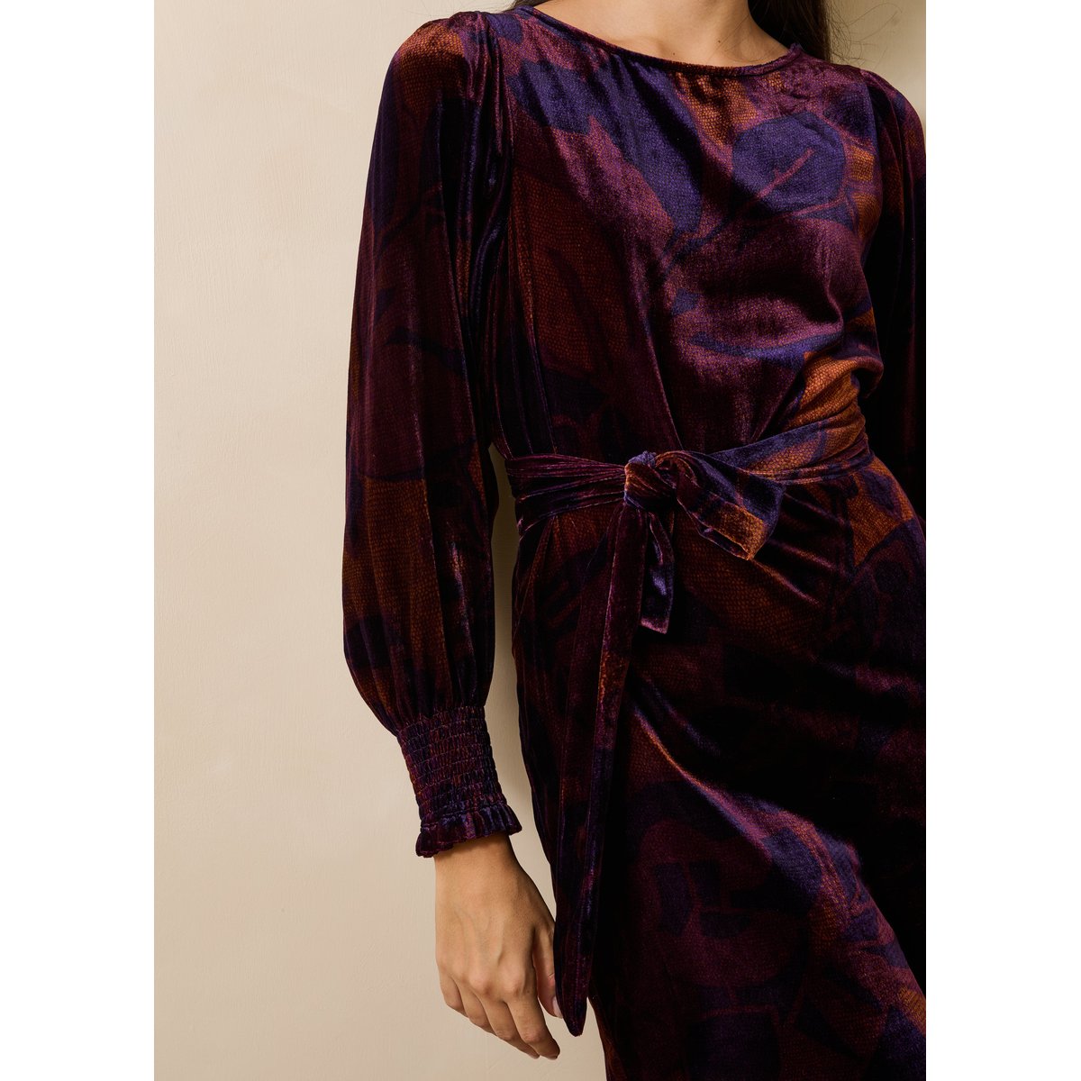 Robe courte fleurie manches longues en velours viola/tandoori, LA FEE MARABOUTEE