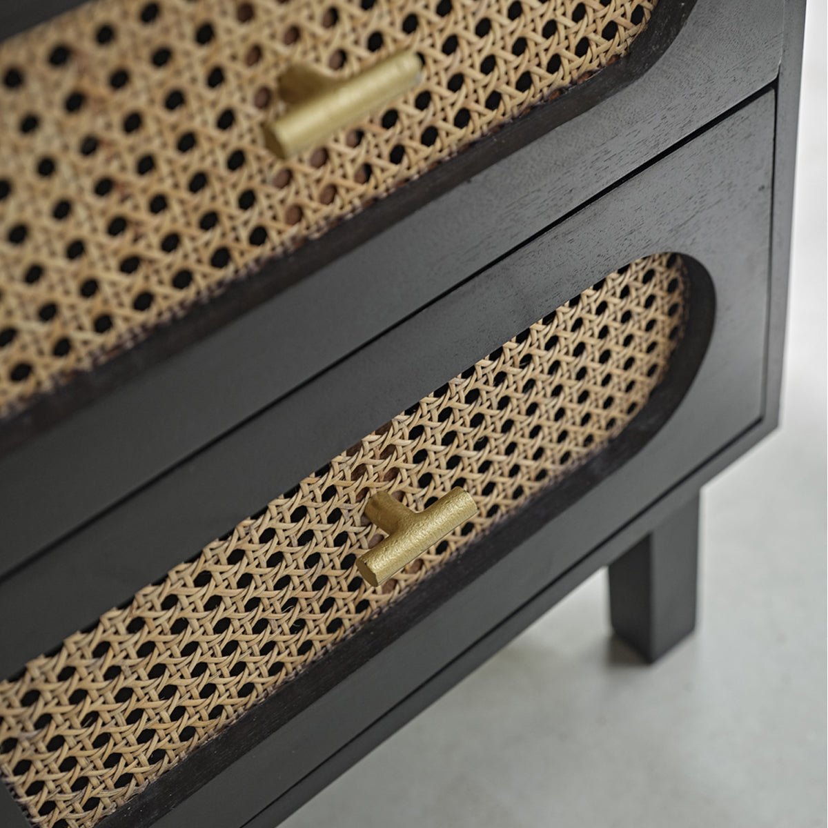 Table de chevet en bois massif et cannage 2 tiroirs ZULMA noir, BERAH GETAH
