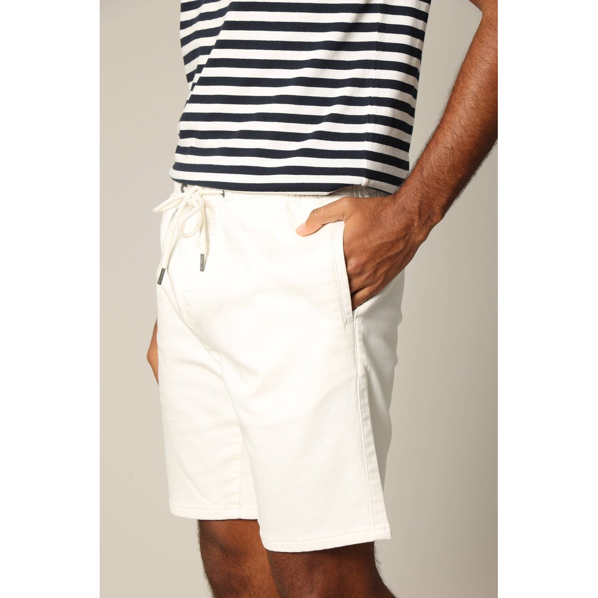 Short en maille denim avec taille élastiquée et finition garment wash TULINO natural, DEELUXE