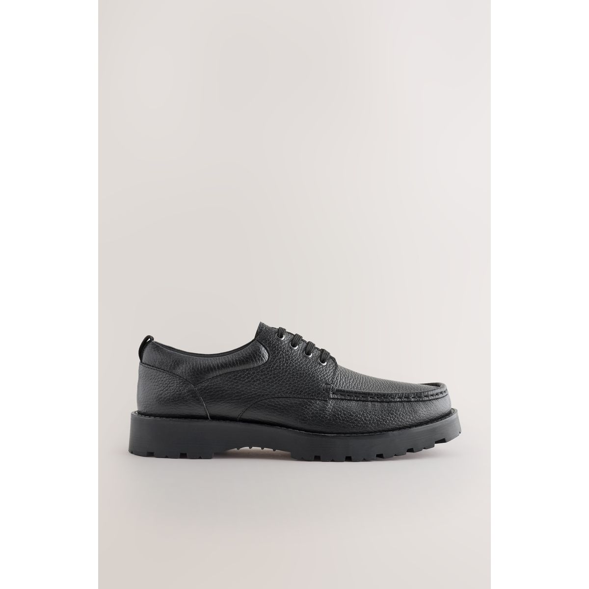 Chaussures à plastron noir, NEXT