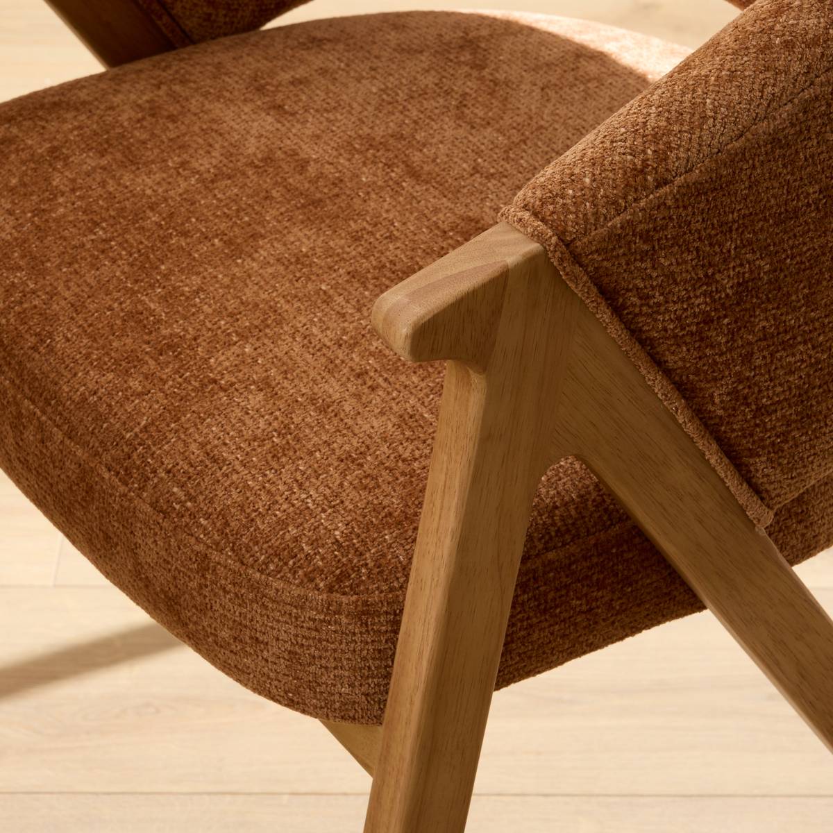 Fauteuil de table en hévéa AMZA bronze, ATMOSPHERA