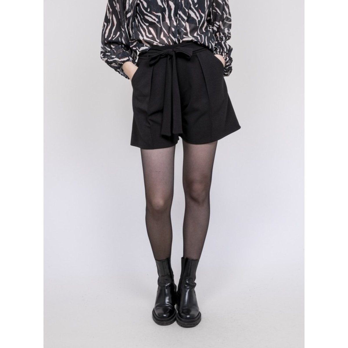 Short Avec Plis Xibelle noir, DONA LISA