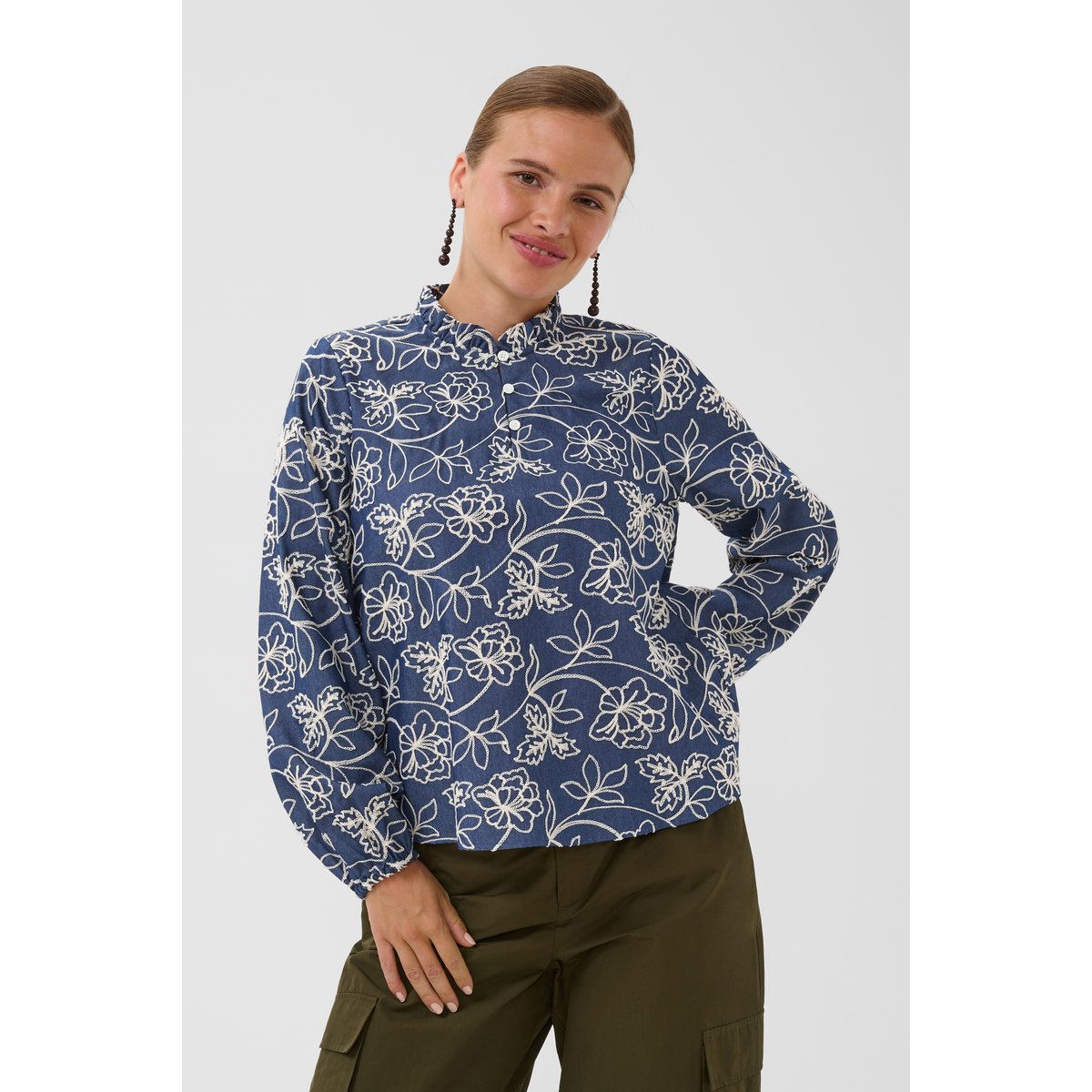 Blouse à manches longues bleu blanc blue/white flower, CULTURE