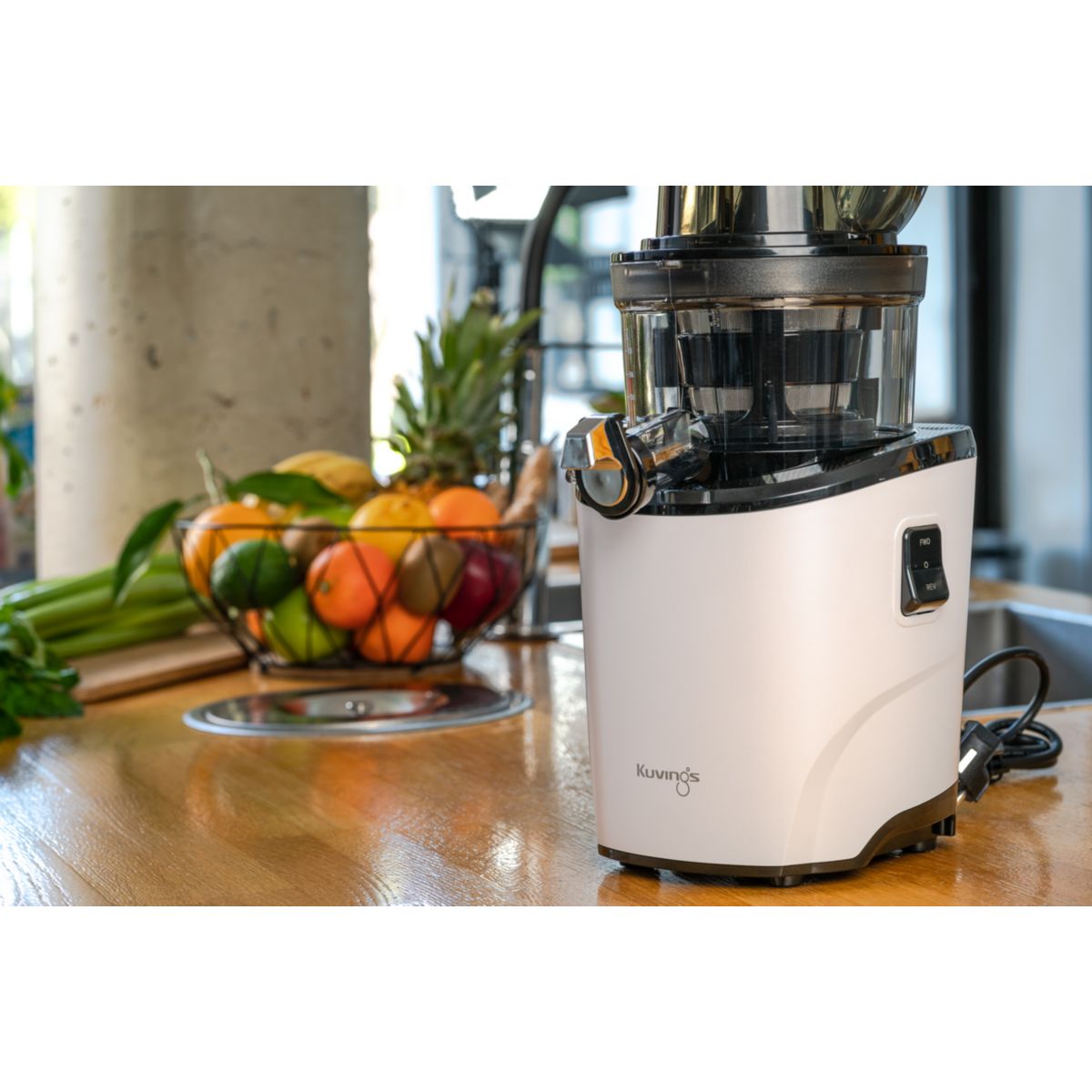 Extracteur de jus REVO830W blanc nacré couleur unique, KUVINGS