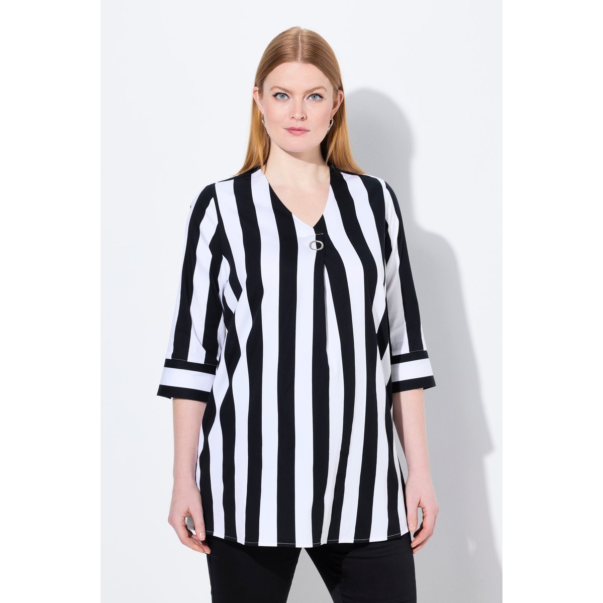 Blouse à rayures verticales. Col noir, ULLA POPKEN