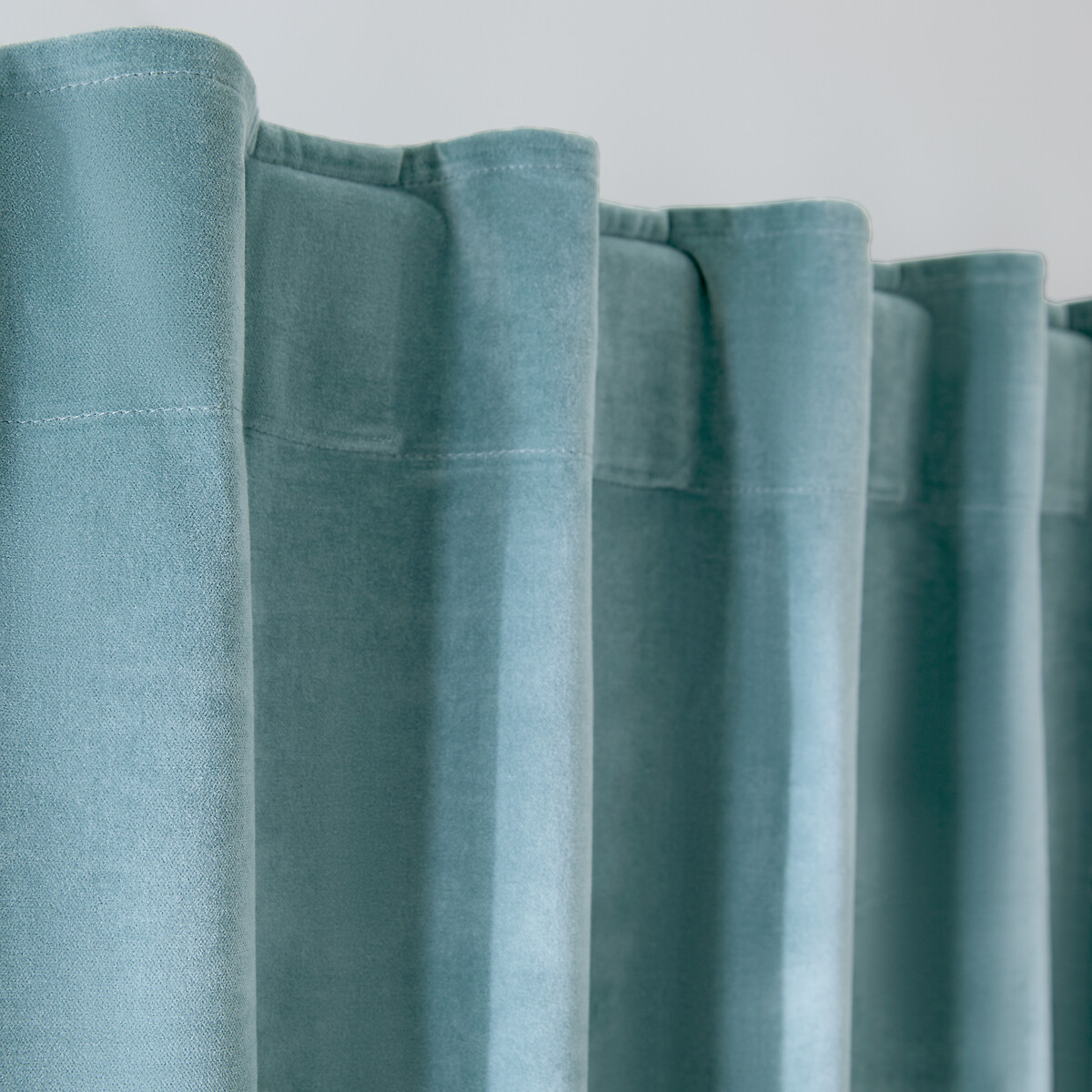 Fluwelen gordijn afgewerkt met verdekte lussen, Velvet celadon, LA REDOUTE INTERIEURS