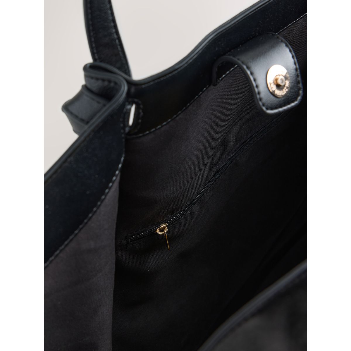Grand sac porté épaule perforé noir, NEXT