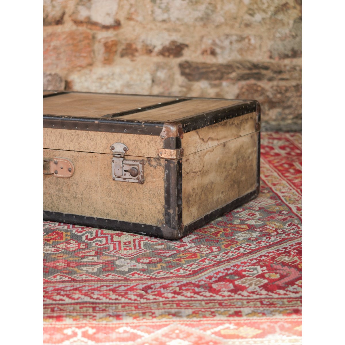 Malle de voyage en bois et carton Lucienne N°330 - Bon état beige, DEBONGOUT