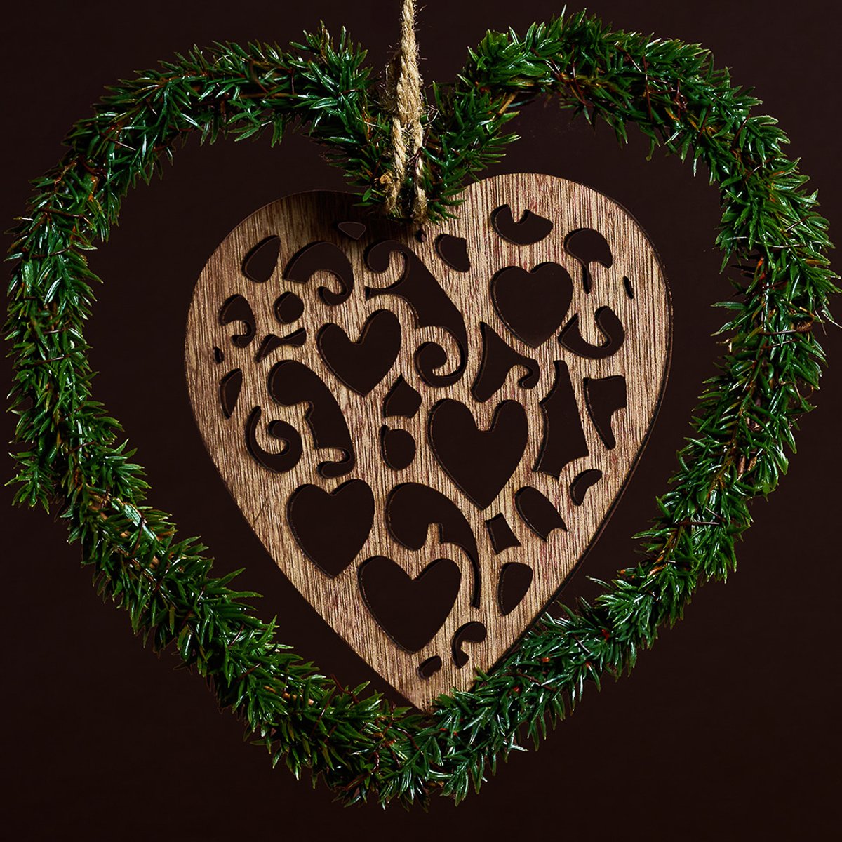 Suspension de noël cœur avec pin décorative en bois H20 beige et vert, SIA DECO