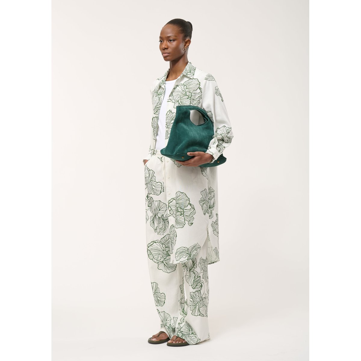 Sac en daim vert meleze, HUMILITY