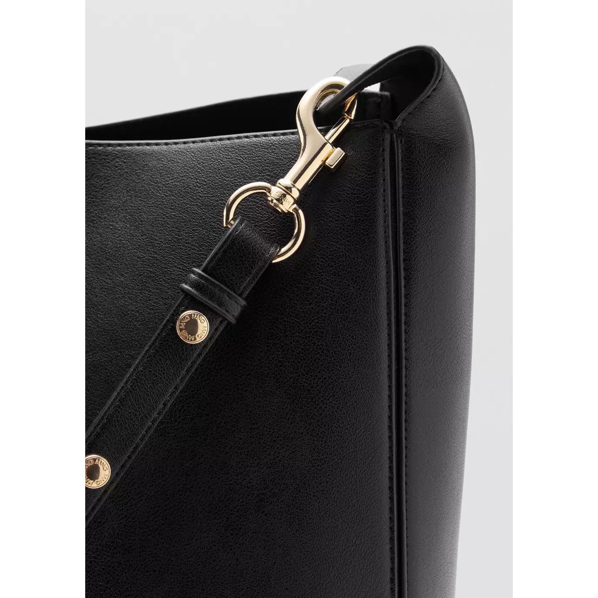 Sac bucket mousqueton noir, MANGO
