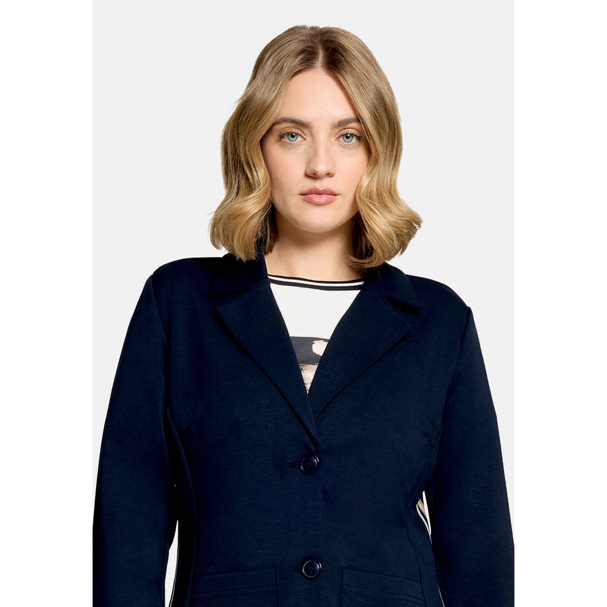 Blazer court à poches plaquées dark sky, BETTY BARCLAY