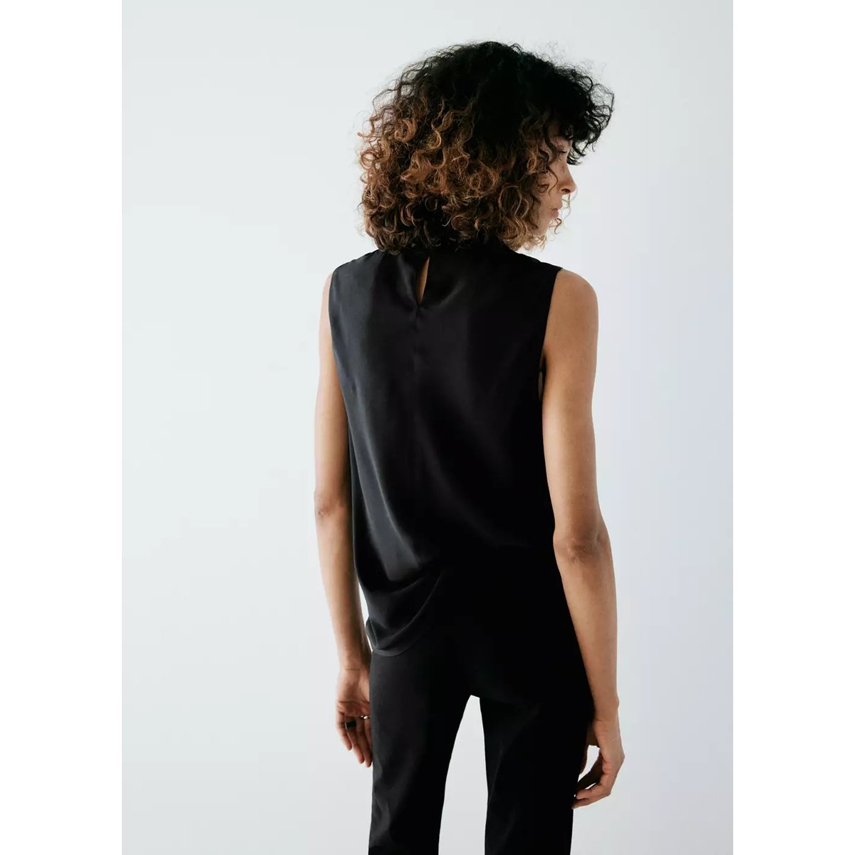 Haut col montant drapé noir, MANGO