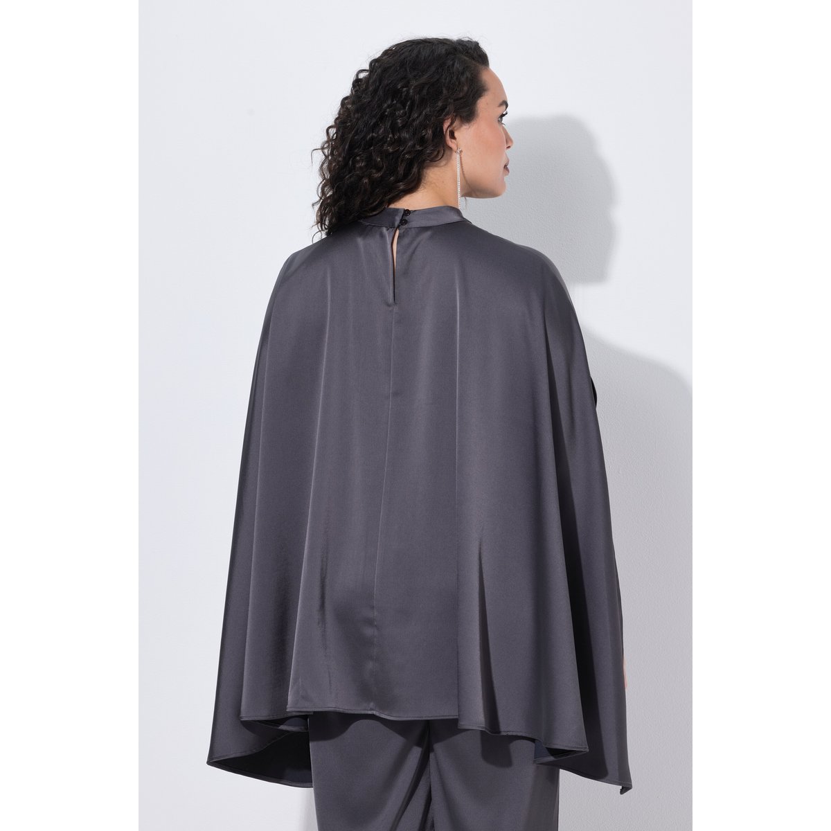 Blouse-cape en satin, coupe oversize asphalte, ULLA POPKEN