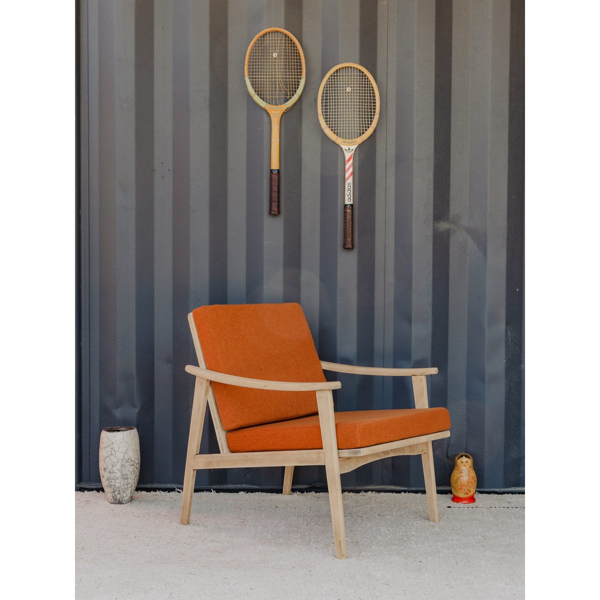 Fauteuil en bois et coussins en tissu orange Jakob N°1181 - Bon état bois clair, DEBONGOUT