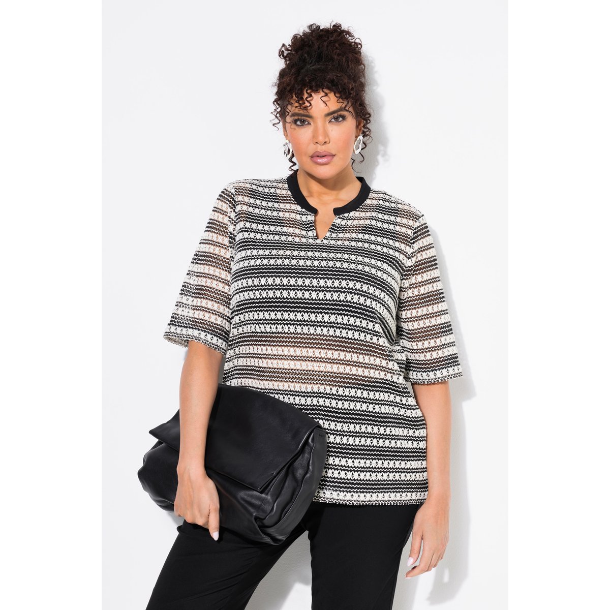 T-shirt rayé en maille. Col rond et manches noir, ULLA POPKEN