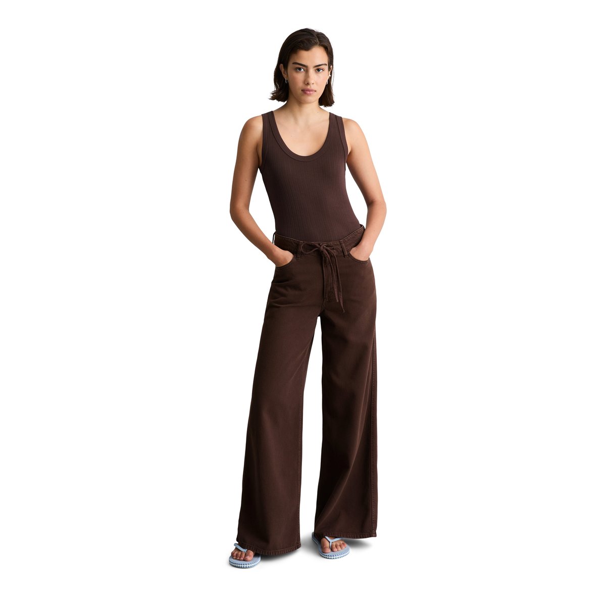 Jeans modèle Anjo large en mélange de coton organique et de lyocell dunkelbraun, MARC O’POLO DENIM