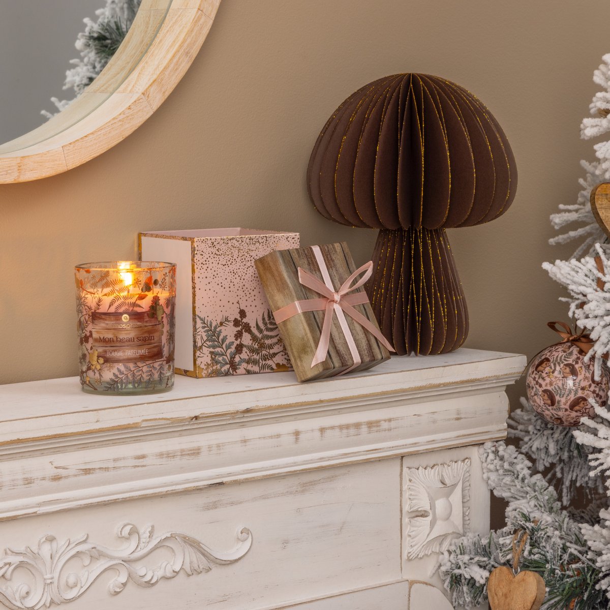 Bougie parfumée Secret D. 8 cm H. 10 cm 210 g rose, FEERIC LIGHTS & CHRISTMAS