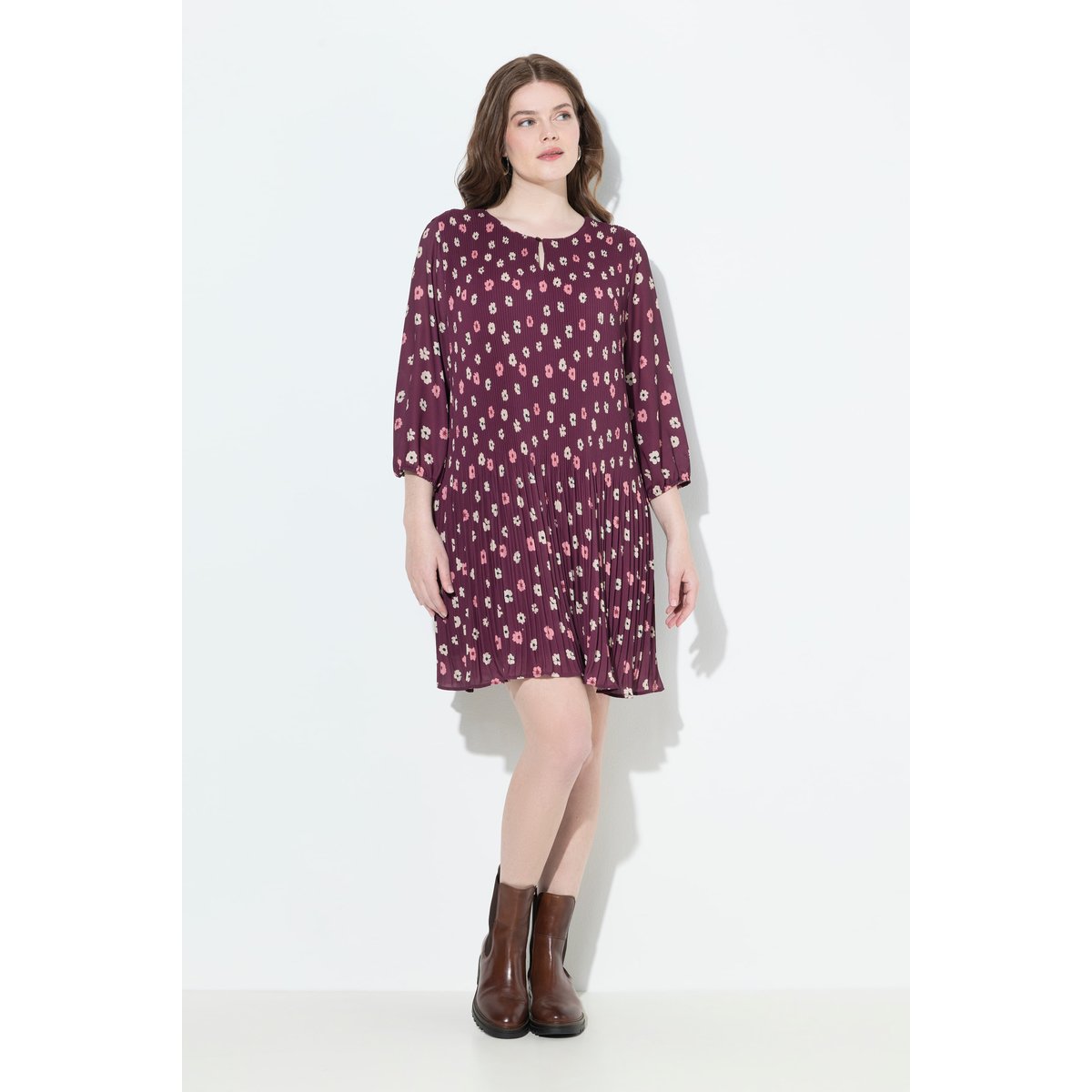 Robe plissée doublée, motif à fleurs rouge vin foncé, ULLA POPKEN