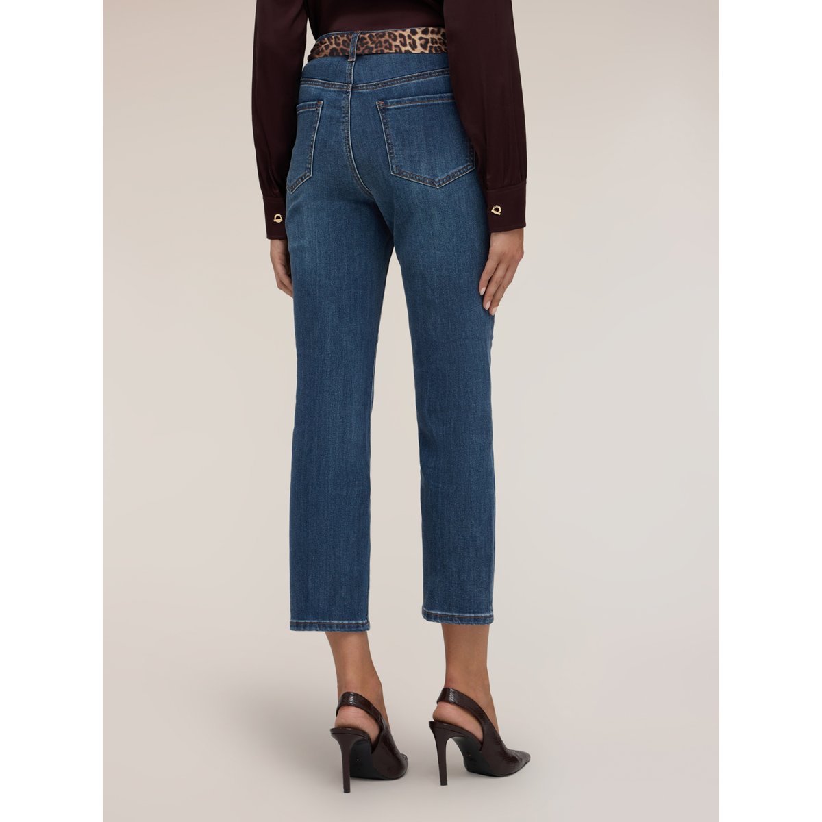 Jean cropped taille haute avec ceinture animalier. bleu, MOTIVI