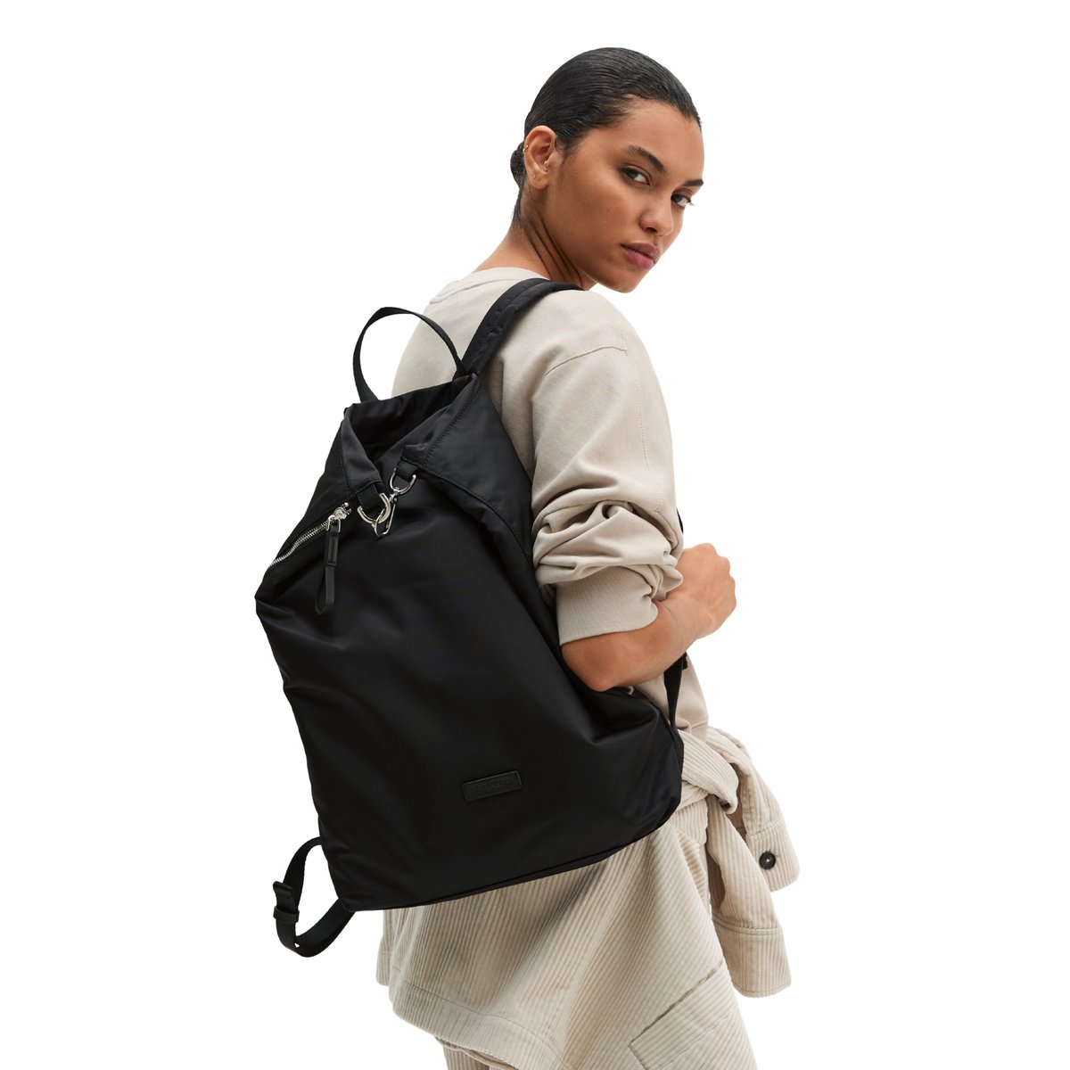 Sac à dos modèle Alexa medium fabriqué à partir de matériaux recyclés noir, MARC O'POLO
