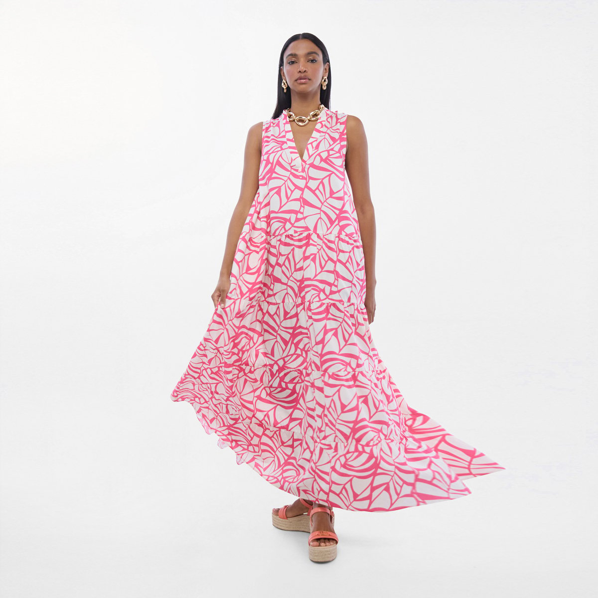 Robe longue fluide à volants et col V ecru, LOLA CASADEMUNT