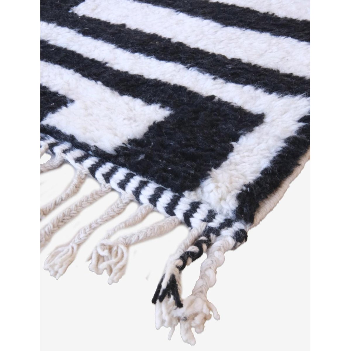 Tapis berbère élégant aux motifs labyrinthes en laine 242 x 347 cm noir intense, AFK LIVING