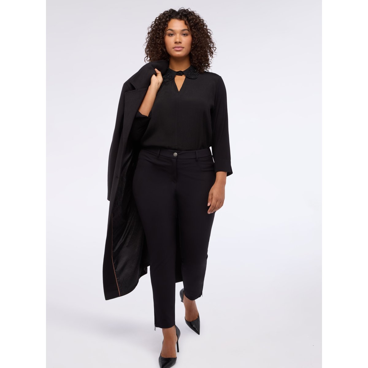 T-shirt bimatière avec col précieux noir, FIORELLA RUBINO