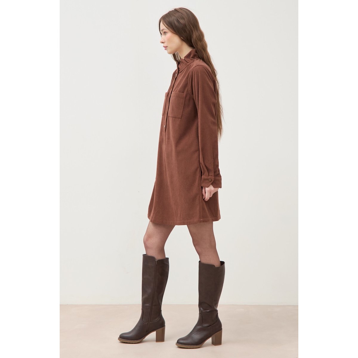 Robe velours manches longues col montant marron foncé, BONOBO