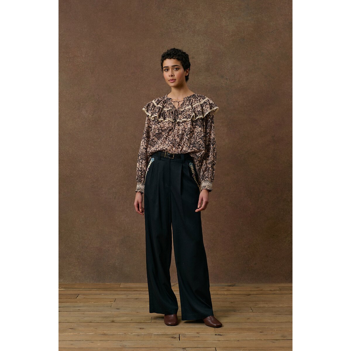 Blouse imprimé floral à volants, NICOLE imprimé beige/noir, LOUISE MISHA