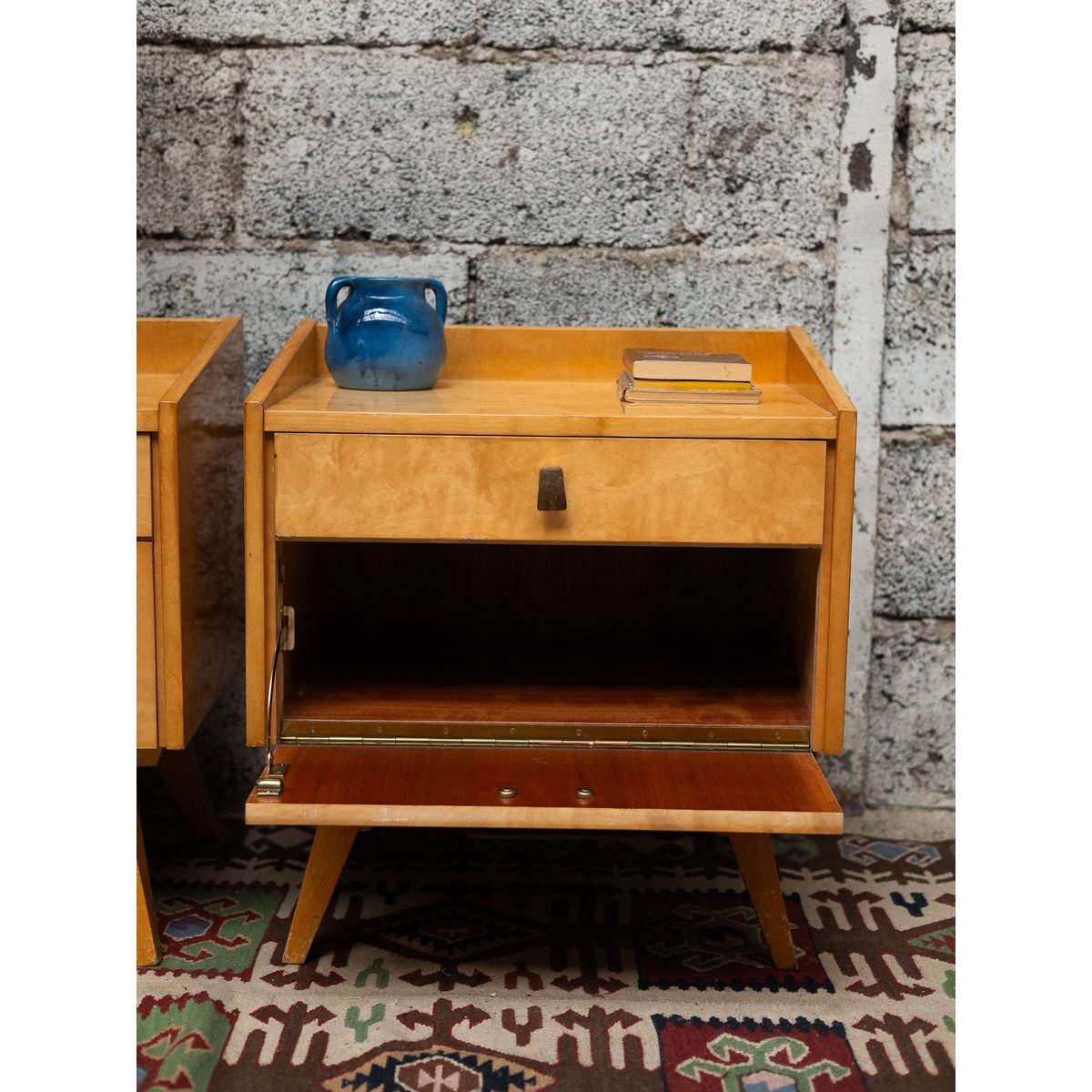 Paire de tables de chevets Maïa N°1534 - Bon état bois clair, DEBONGOUT