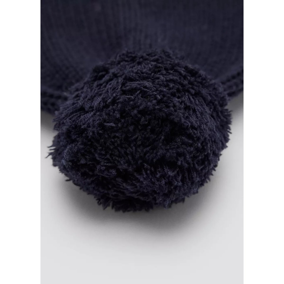 Bonnet en maille avec pompon et cache-oreilles bleu marine, MANGO BABY