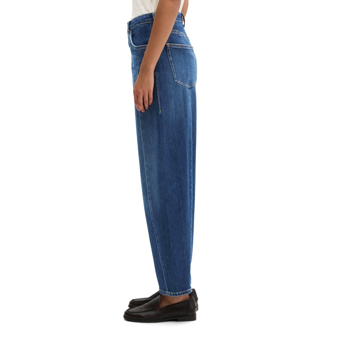 Jeans modèle Lara barrel cropped en coton bio et lyocell stretch bleu, MARC O'POLO