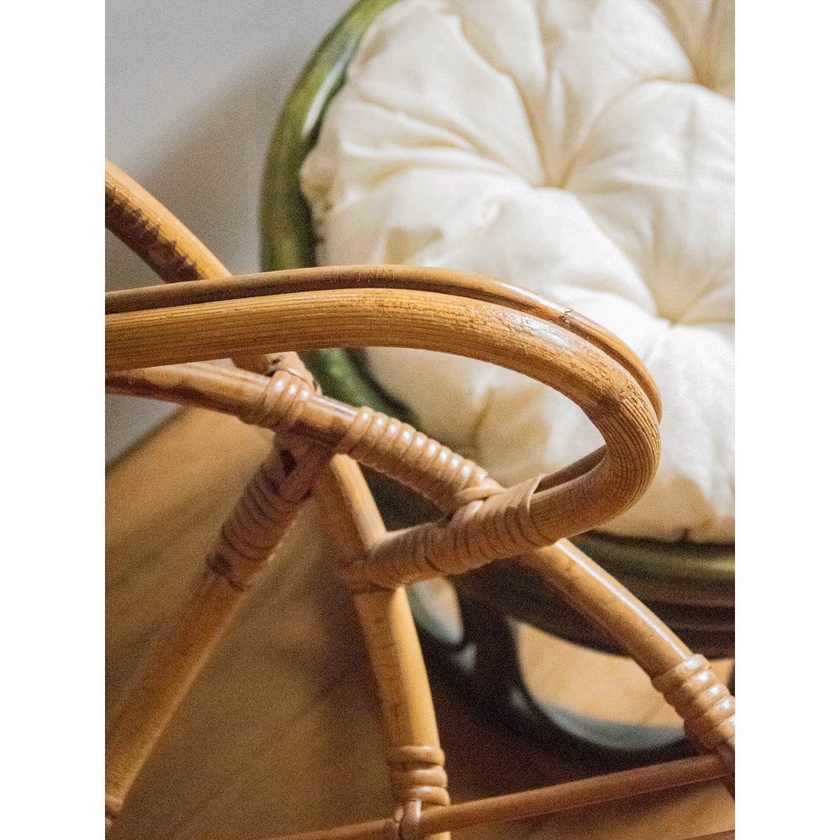 Fauteuil en rotin et métal noir Ernest N°710 - Bon état noir - comme neuf, DEBONGOUT