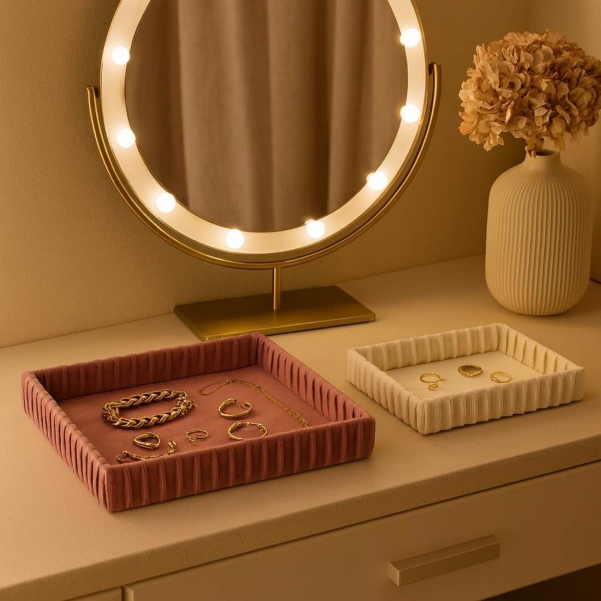 Set de 2 plateaux à bijoux en velours plissé rose, ORNAMI