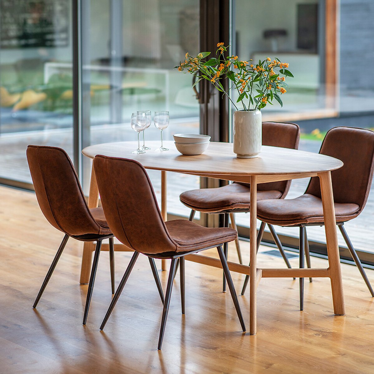 Murwara Oval Oak Dining Table (Seats 6) brown , ÉDITÉ