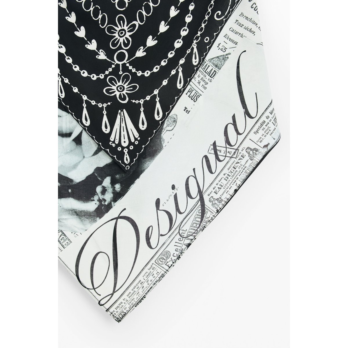 Foulard triangulaire noir, DESIGUAL