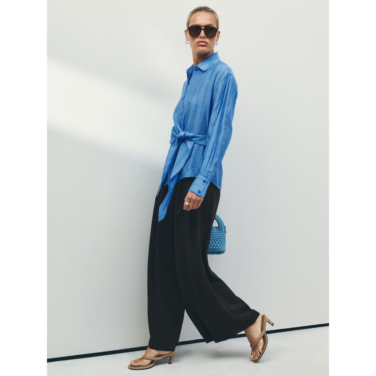 Chemise légère à manches longues et nouer rayures bleues, NEXT