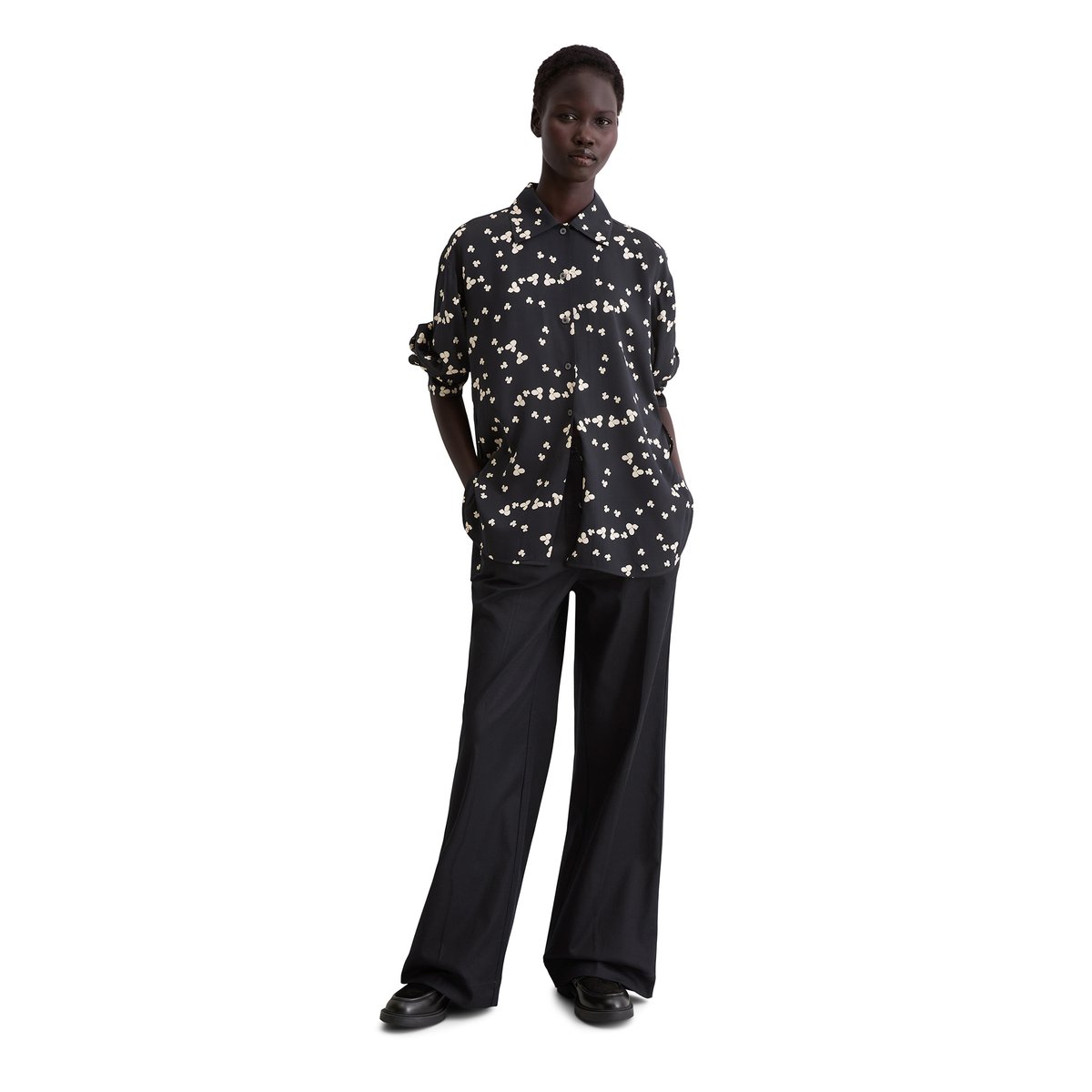 Blouse imprimée relaxed en LENZING™ ECOVERO™ bleu fooncé, MARC O'POLO