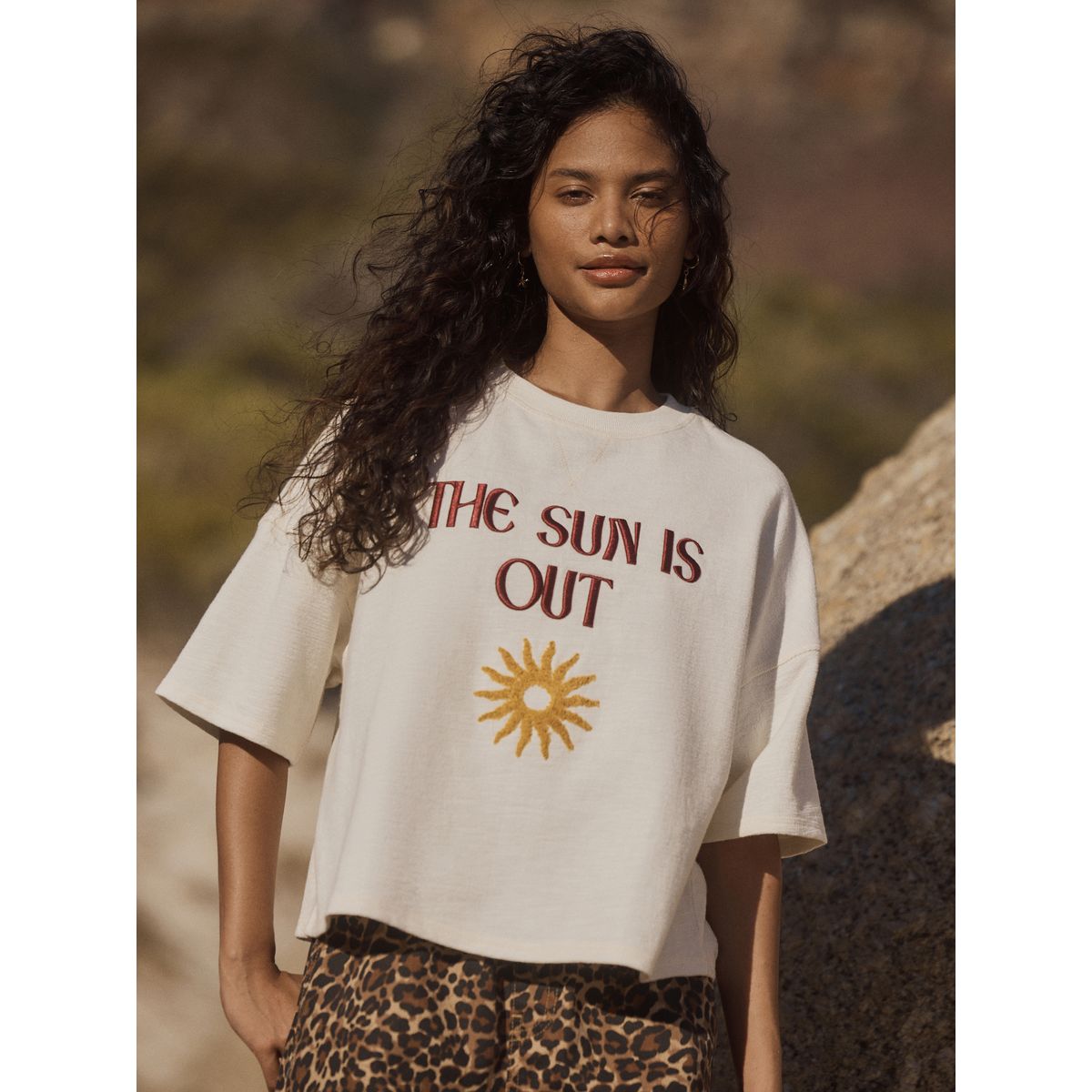 T-shirt écru avec broderie et motif estival écru, NEXT