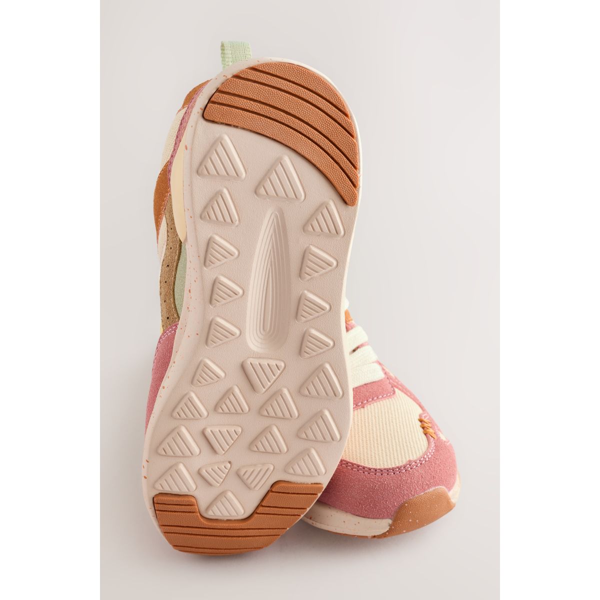 Baskets à lacets colour-block doux, NEXT