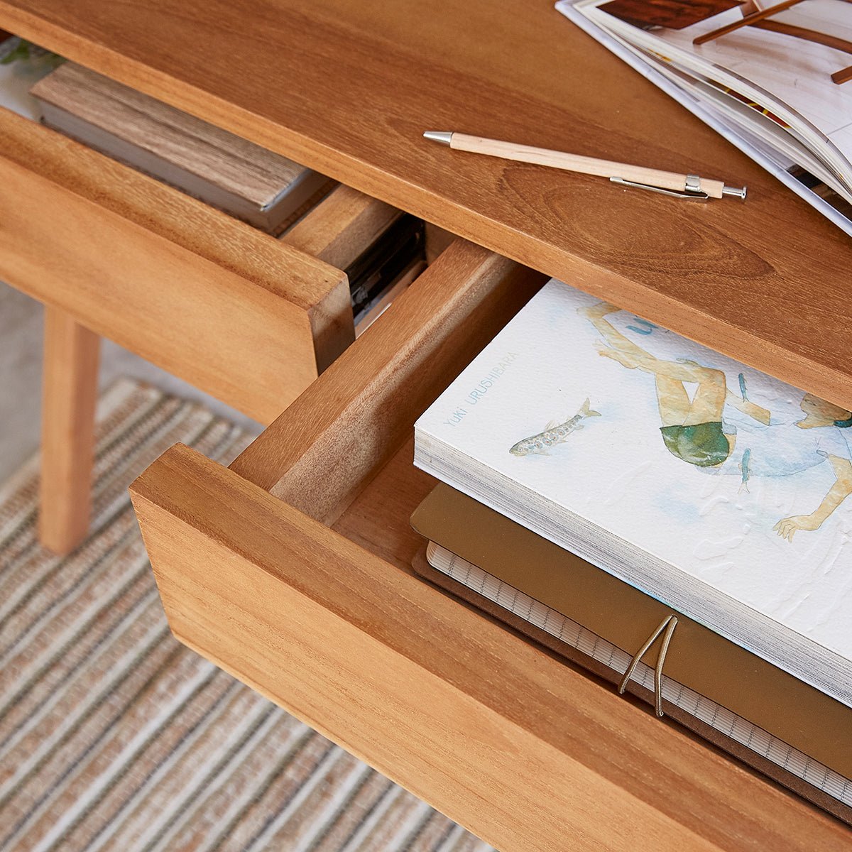Bureau en bois de teck 110 cm 2 tiroirs ISAURE naturel, BERAH GETAH