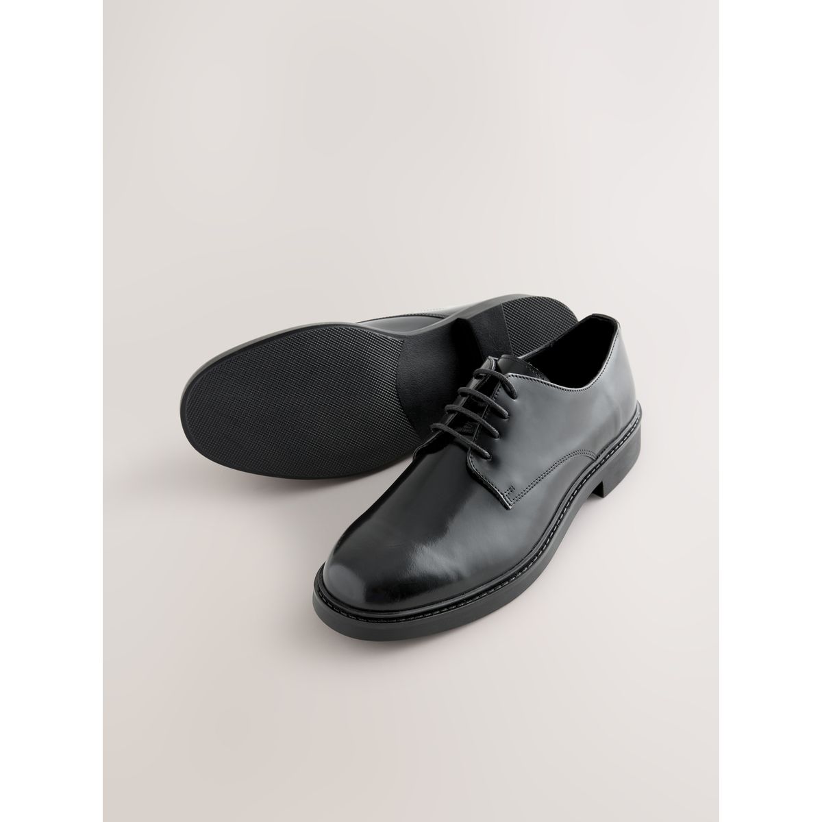 Chaussures derby en cuir ultra brillant noir, NEXT