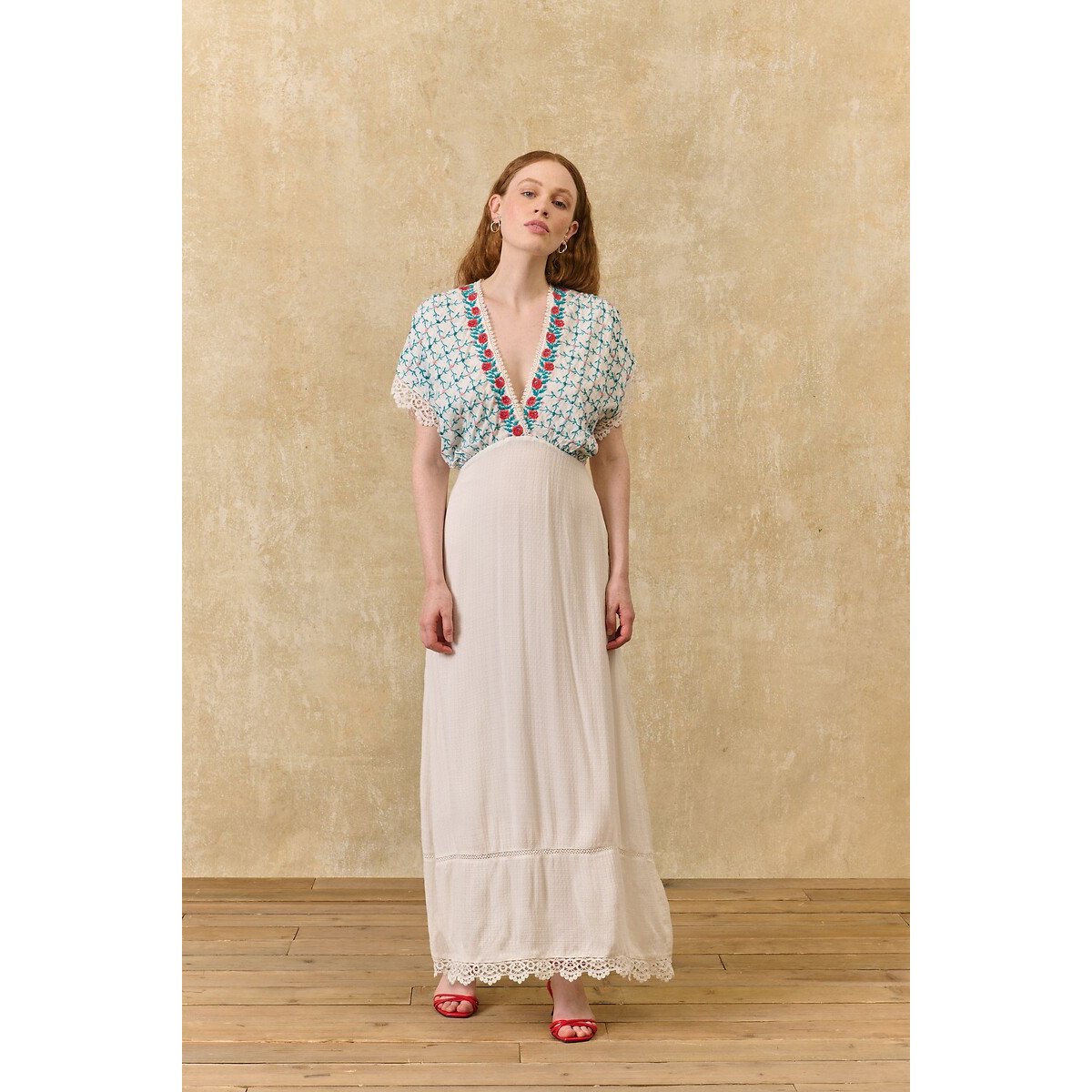 Robe longue brodée col V, BEJOLIE crème, LOUISE MISHA
