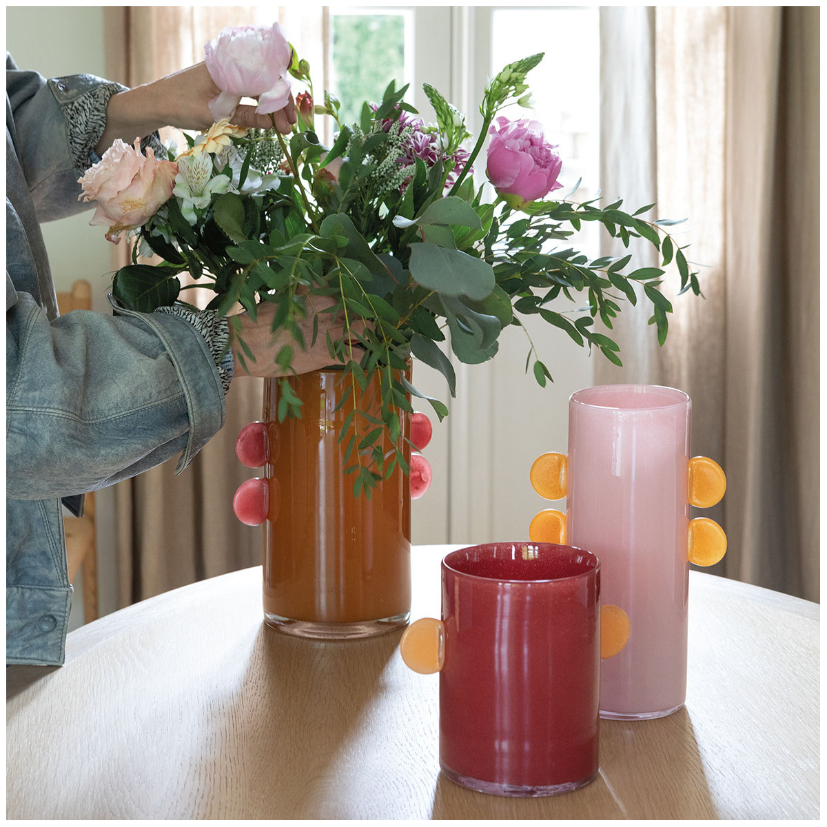 Vase PIPA en verre framboise, BLANC D’IVOIRE