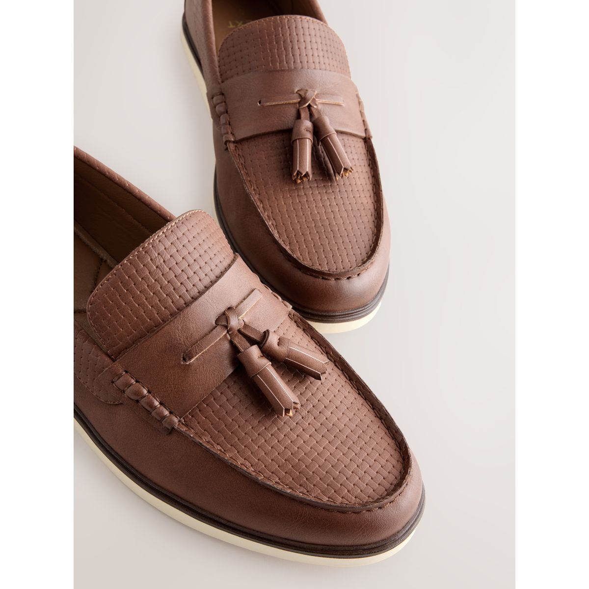 Mocassins à glands gaufrés marron fauve, NEXT