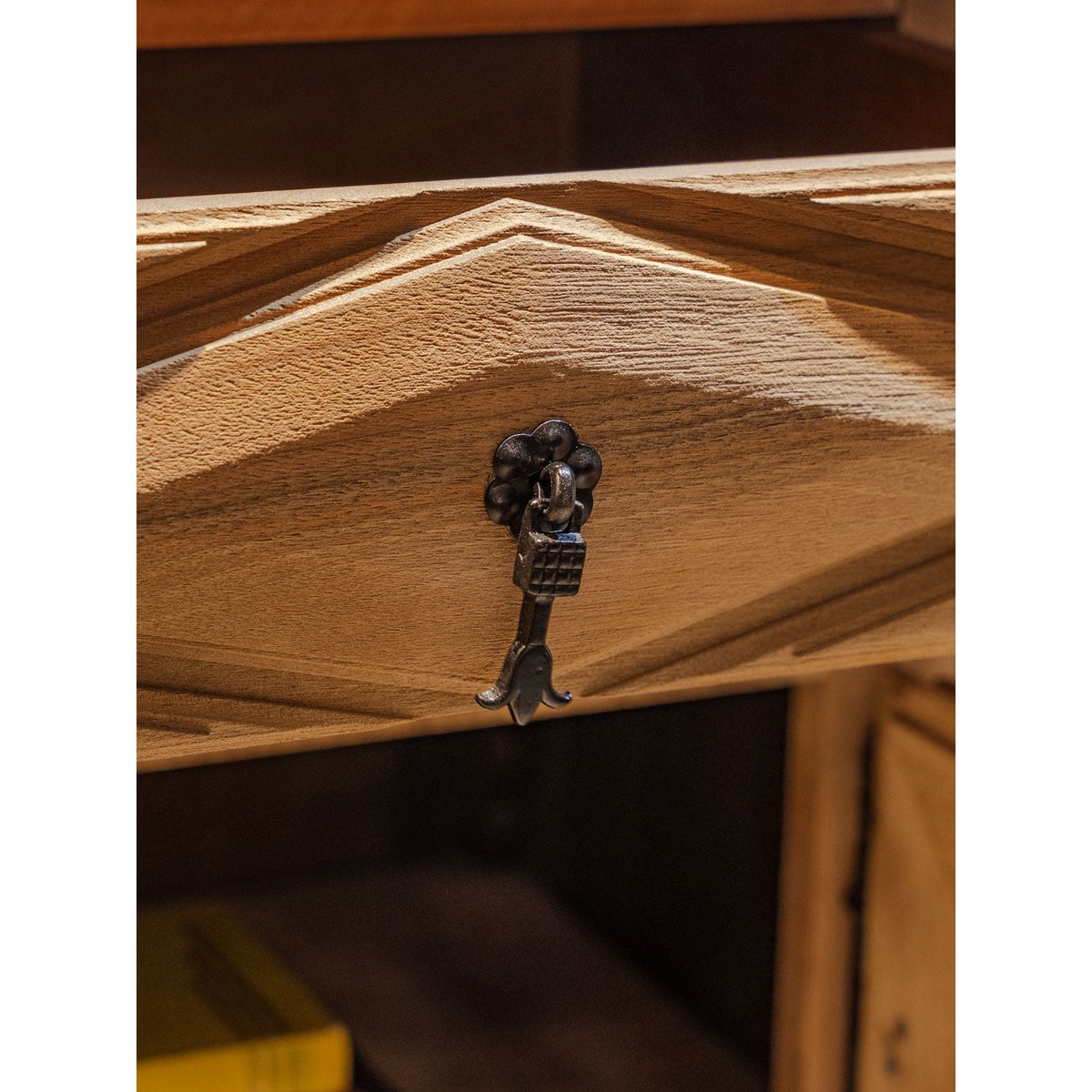 Buffet en bois Gilbert N°1508 - Bon état bois clair, DEBONGOUT